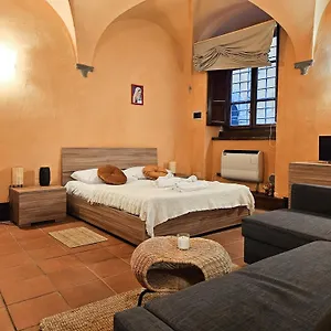 https://casa-giovanna-piazza-san-michele-central-studio.it-tuscanyhotel.com
